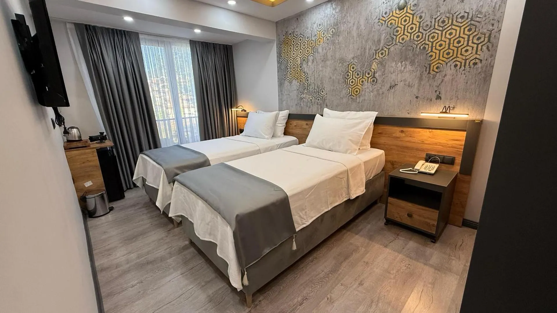 Zeus Otel Kusadası 0*,